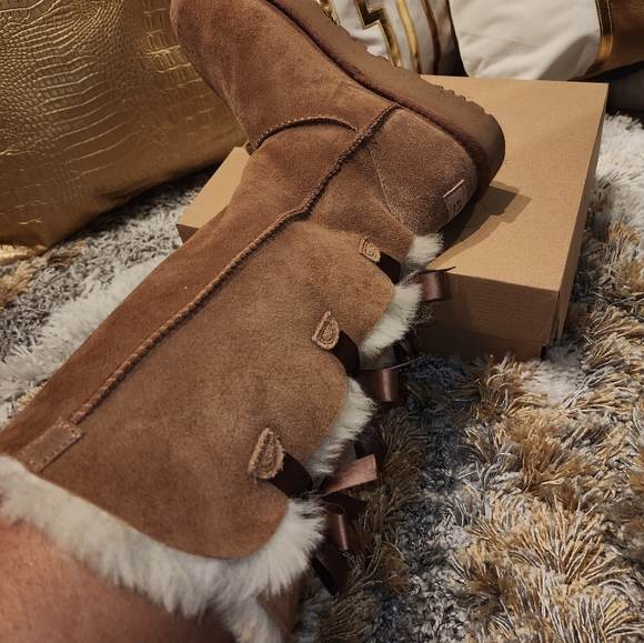 Knee high Ugg boots - Picture 6 of 10